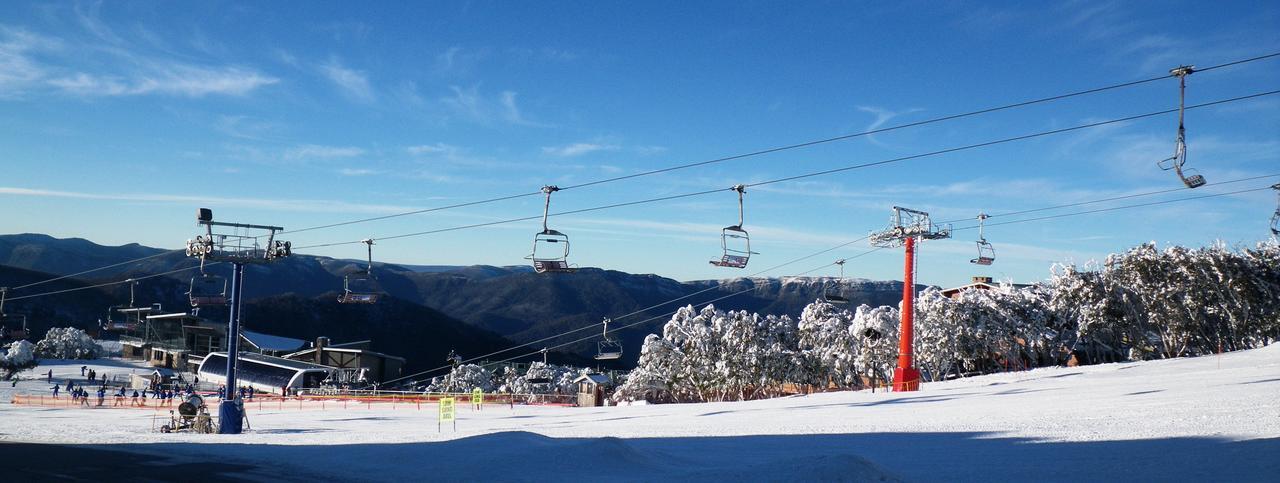 Ski Club Of Victoria - Ivor Whittaker Lodge Mount Buller Eksteriør billede