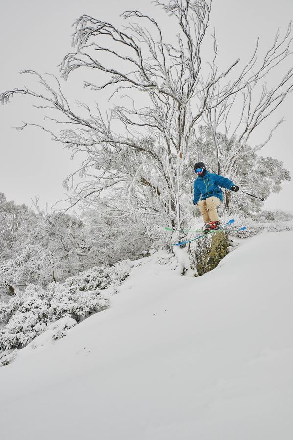 Ski Club Of Victoria - Ivor Whittaker Lodge Mount Buller Eksteriør billede